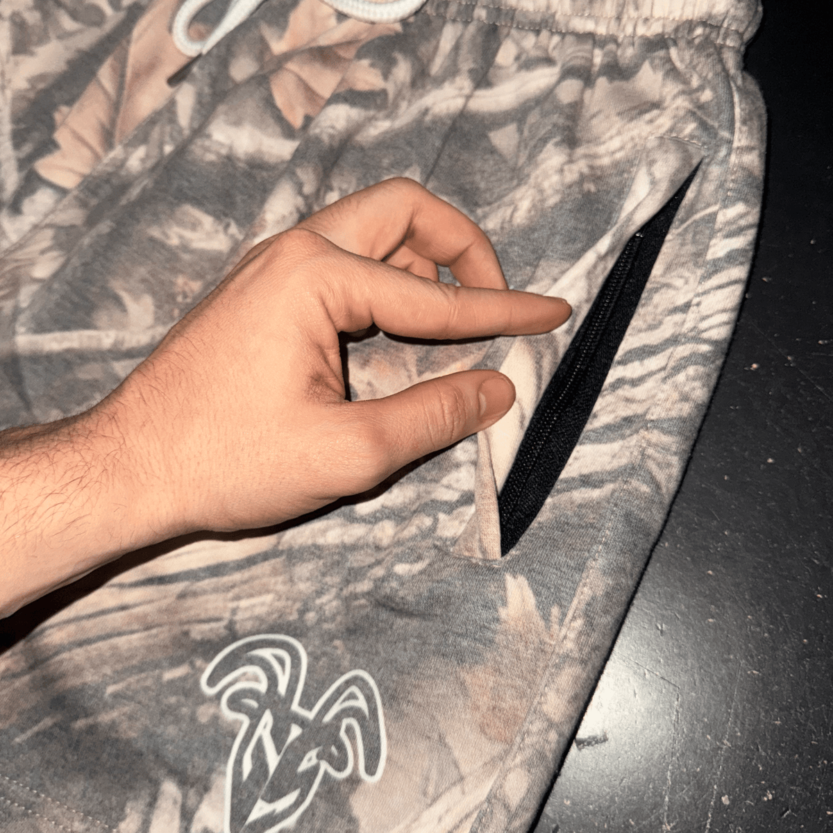 5-Inch Inseam Hunter Camo Cotton Gym Shorts with Zipper Pockets - Hunter Camo Design for Active Wear